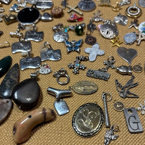 Huge bundle of pendants & charms - Picture 5 of 17